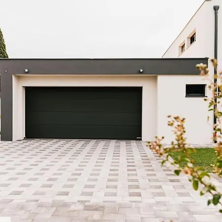 Amazing B4 With Pool&sauna Villa *