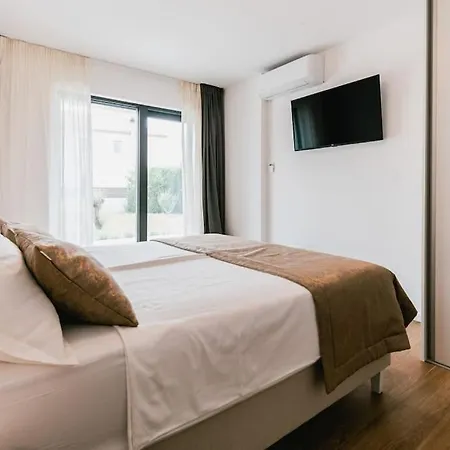 Amazing B4 With Pool&sauna * Dubrava (Sibenik-Knin)