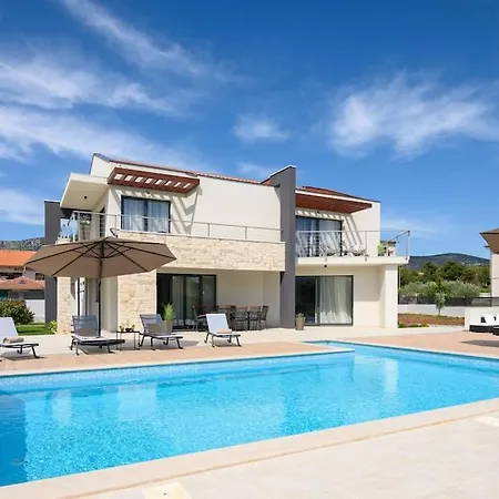 Amazing B4 With Pool&sauna Villa *