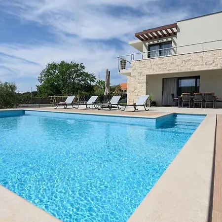 Villa Amazing B4 With Pool&sauna