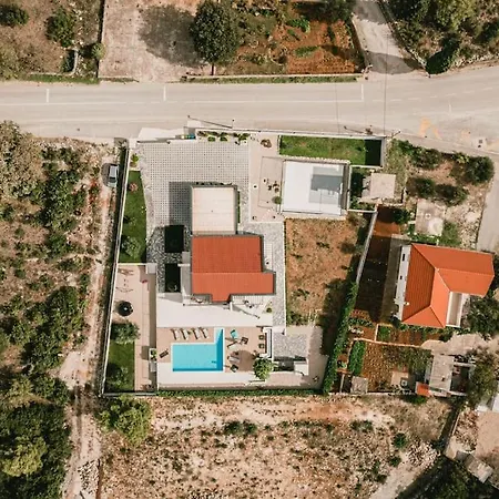Amazing B4 With Pool&sauna