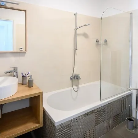 Amazing B4 With Pool&sauna *