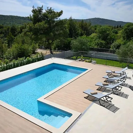 Amazing B4 With Pool&sauna Dubrava (Sibenik-Knin)
