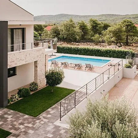Amazing B4 With Pool&sauna *