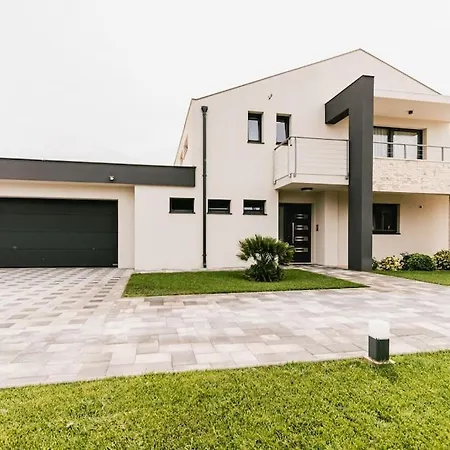Villa Amazing B4 With Pool&sauna