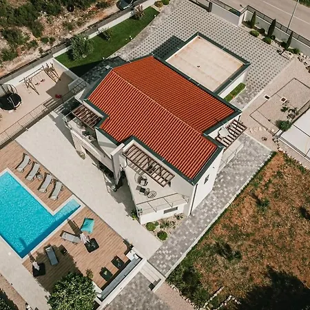 Villa Amazing B4 With Pool&sauna *