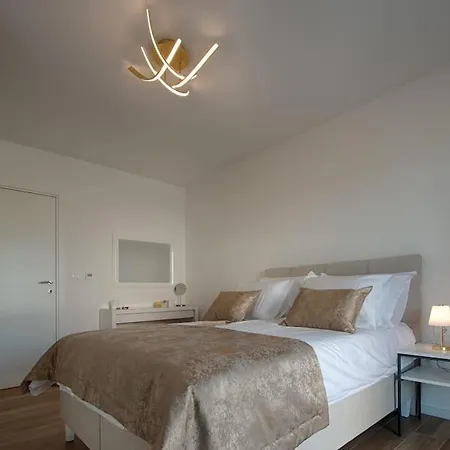 Amazing B4 With Pool&sauna * Dubrava (Sibenik-Knin)