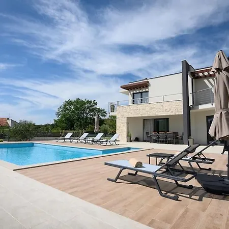 Amazing B4 With Pool&sauna * Dubrava (Sibenik-Knin)
