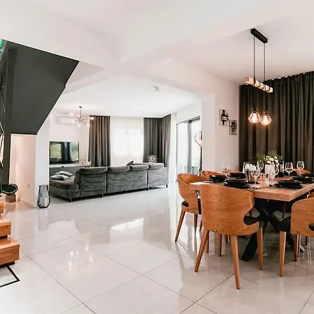 Villa Amazing B4 With Pool&sauna Dubrava (Sibenik-Knin)