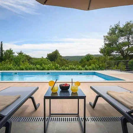 Amazing B4 With Pool&sauna Villa *