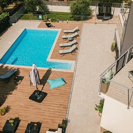 Amazing B4 With Pool&sauna Dubrava (Sibenik-Knin)